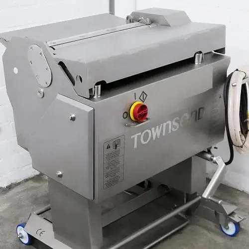 Skinning & de-rinding Machines